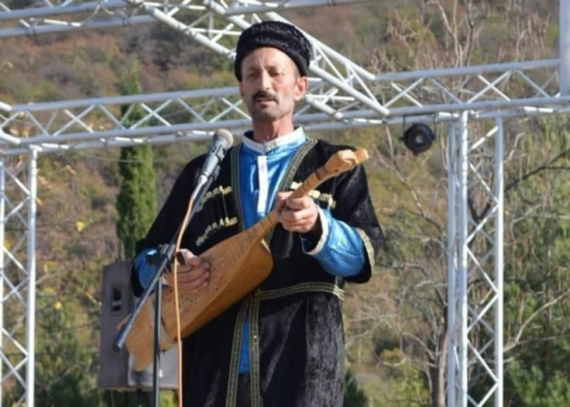 Azərbaycanlı aşığın beyninə qan sızdı