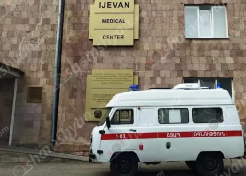 Ermənistanda polkovnik şirkət direktorunu bıçaqladı