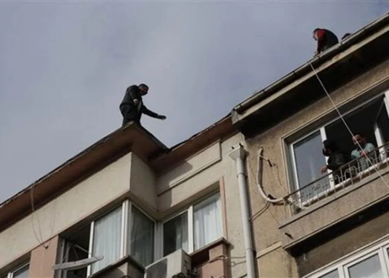 Paytaxtda bir nəfər intihara cəhd edib