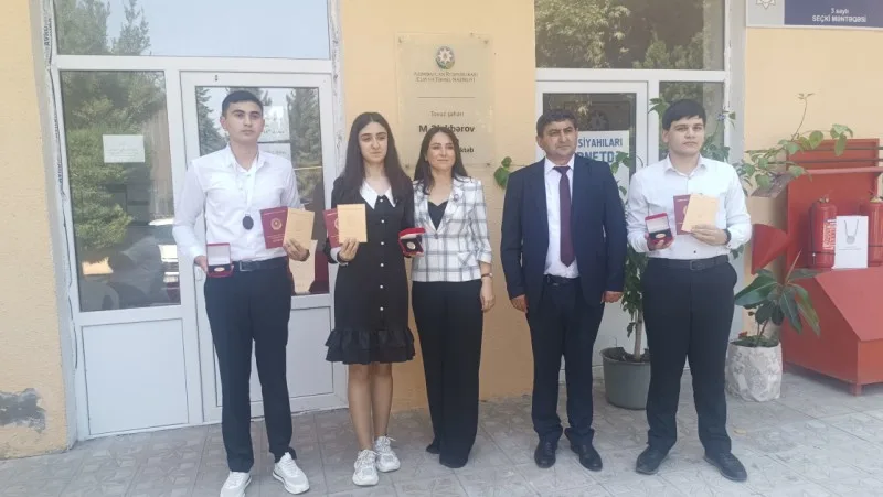 Tovuzda bir sinfin 17 məzununun hamısı tələbə adını qazanıb