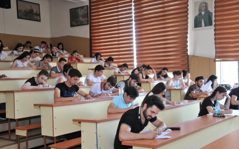 Universitetlərin boş qalan plan yerlərinə və kolleclərə qəbulun nəticələri açıqlanıb