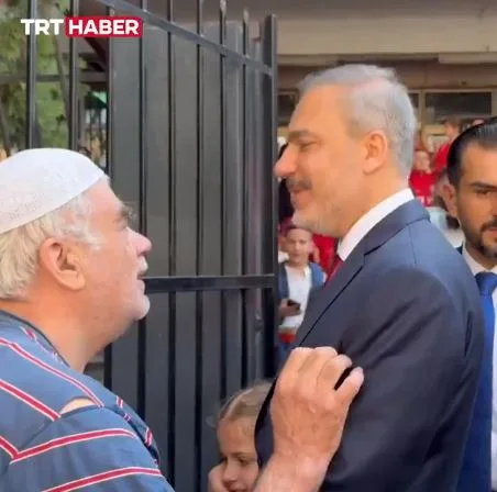 "Tayyib abi necədir?": Makedoniyada Fidanı belə qarşıladılar... - VİDEO