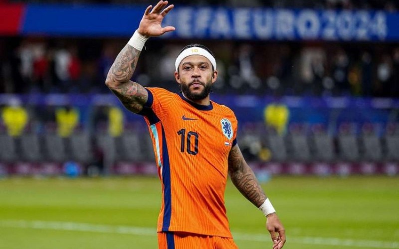 Depay Braziliya klubuna keçir