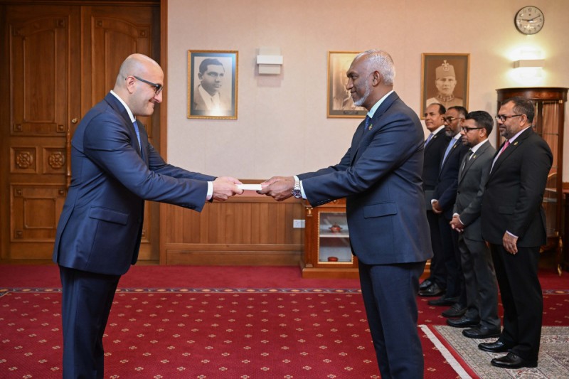 Azərbaycan səfiri etimadnaməsini Maldiv adaları prezidentinə təqdim edib