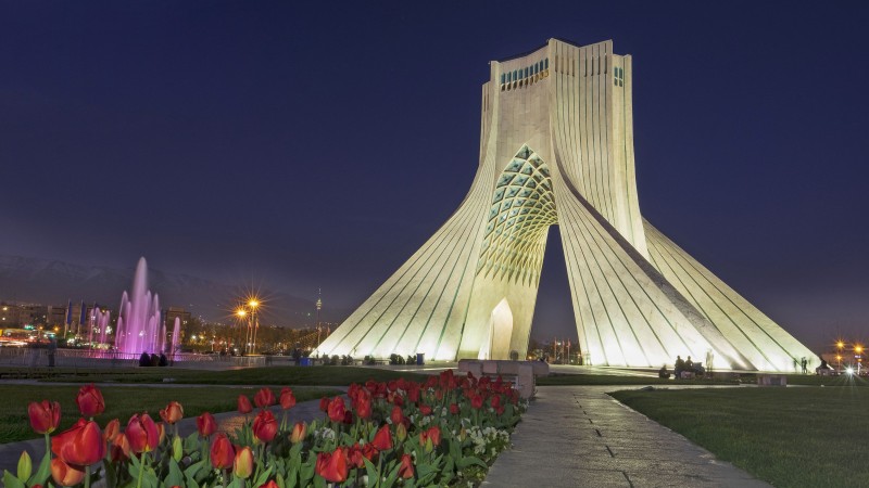 İranın gurultulu bəyanatları: Tehran qarşıdurma tərəfdarı kimi çıxış edir