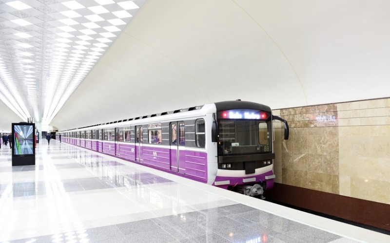 Bakı metrosuna 2 yeni qatar gətirildi