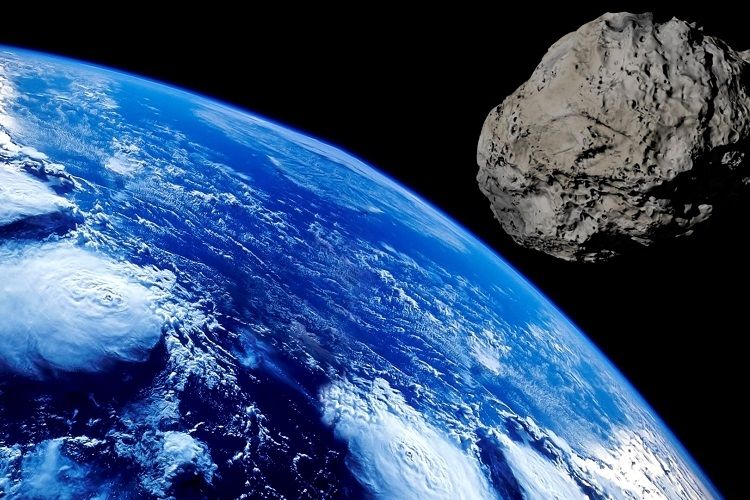 Yerə asteroid yaxınlaşır