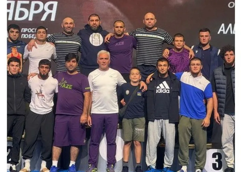 Sərbəst güləşçilərimiz Minskdə 8 medal qazandı