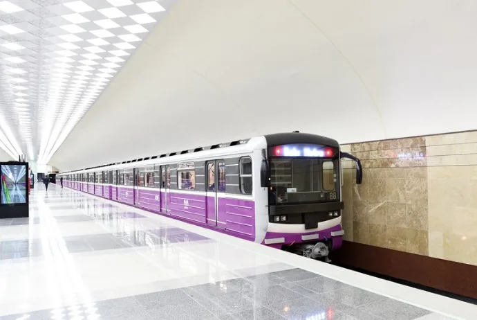 Bakı metrosunda qatar qapılarına müdaxilə edilməsilə bağlı siqnal daxil olub