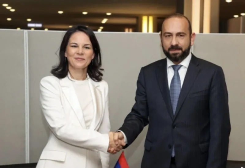 Berbok və Mirzoyan İrəvanla Bakı arasında sülh prosesini müzakirə ediblər