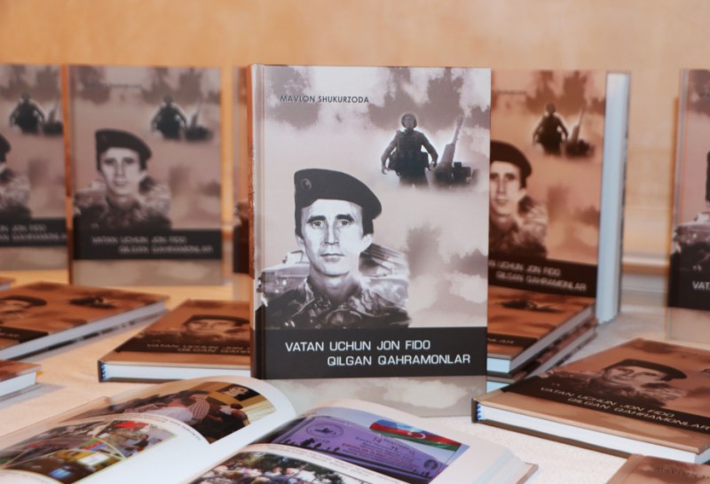 İskəndər Aznaurova həsr edilmiş kitab Özbəkistanda oxuculara təqdim olunub