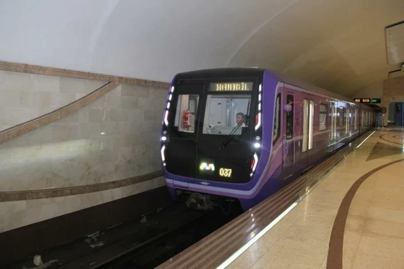 Bakı metrosunda yubanma yaranıb