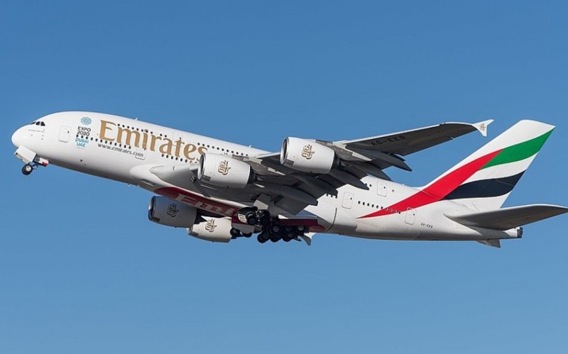 “Emirates” aviaşirkəti sərnişinlərə qadağa qoyub