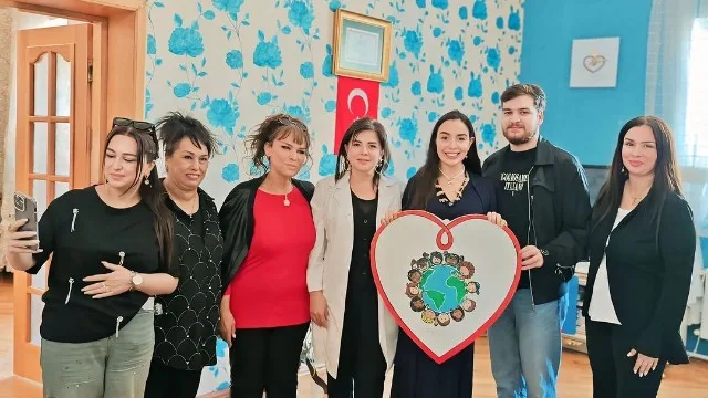 Leyla Əliyeva qadın və uşaq sığınacağında - FOTOLAR