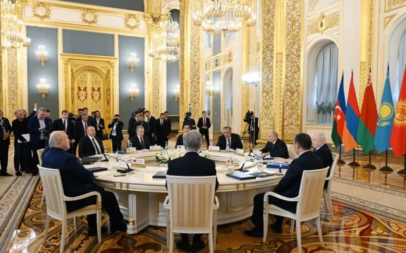 İlham Əliyev MDB Dövlət Başçıları Şurasının iclasında - FOTOLAR + YENİLƏNİB