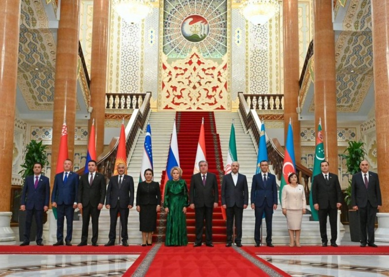 Rəhmon Azərbaycan parlamentinin sədrini qəbul etdi