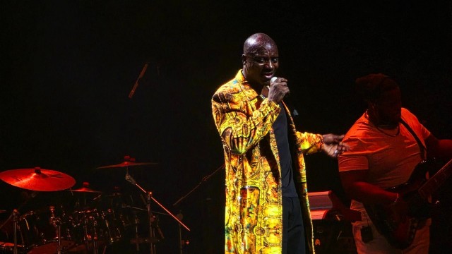 Akon Bakıda konsert verdi