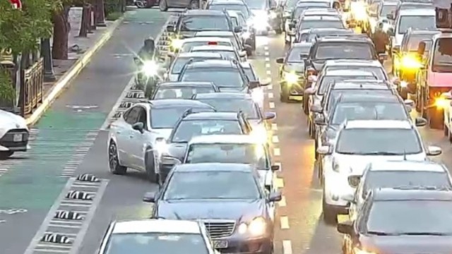 Bu yollarda tıxac var - SİYAHI