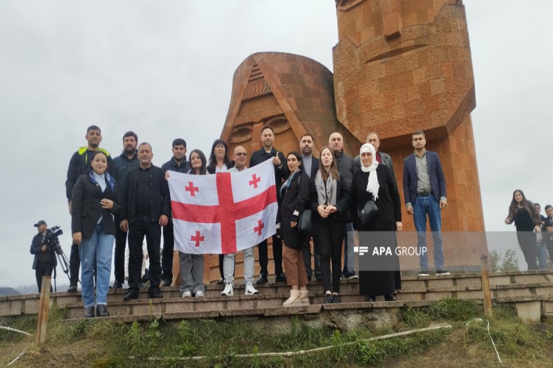 Gürcüstandan olan bir qrup azərbaycanlı Xankəndiyə səfər edib - FOTO 