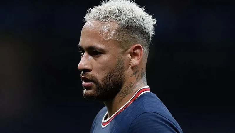 Neymar bir ildən sonra kollektiv məşqlərə başlayıb