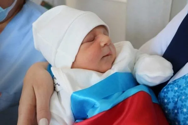 Şuşada 32 il sonra ilk körpə dünyaya gəldi - FOTO