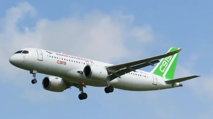 Qərb aviaşirkətləri Çinə uçuşların sayını azaldır