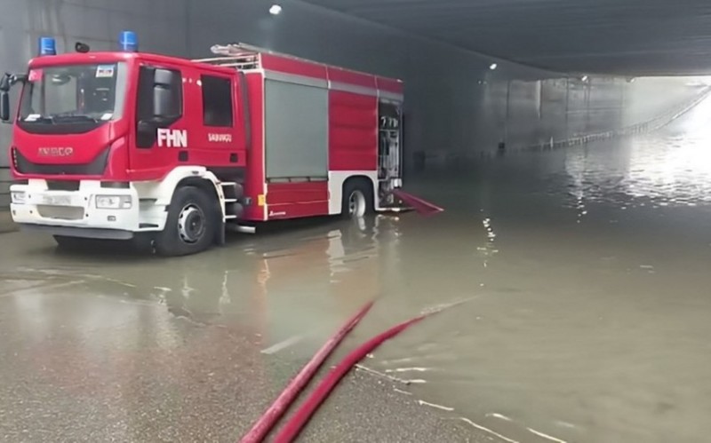 Bakıda su basmış yerlərdən suyun çəkilməsinə başlanılıb