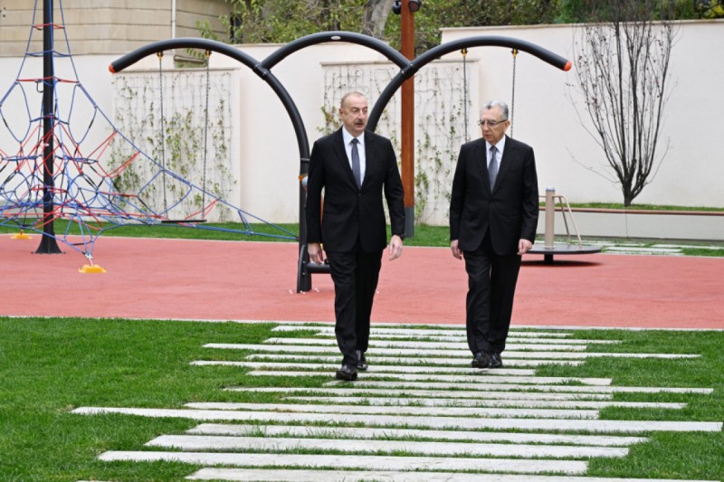 Prezident yeni salınan parkda - FOTOLAR -YENİLƏNİB