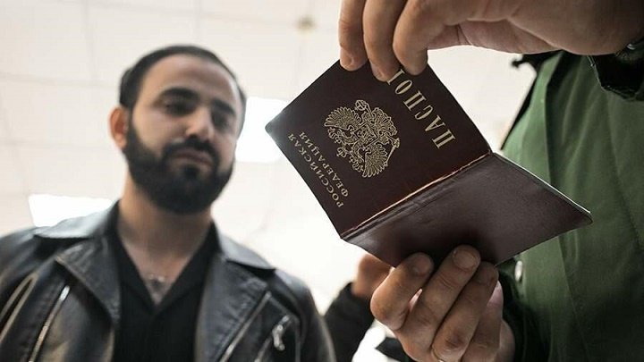 Rusiyadan 60 mindən çox miqrant qovulub