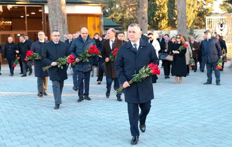 SN-nin rəhbərliyi və kollektivi şəhid həkimlərimizin xatirəsini ehtiramla yad ediblər