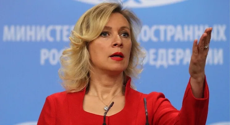 Zaxarova fon der Lyayeni populist adlandırdı