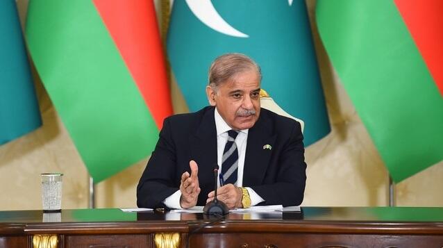 Pakistan baş naziri Bakıya gəldi