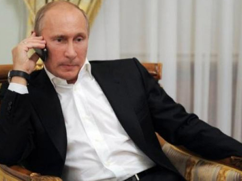 Putin 2 ildən sonra onunla telefonla danışdı