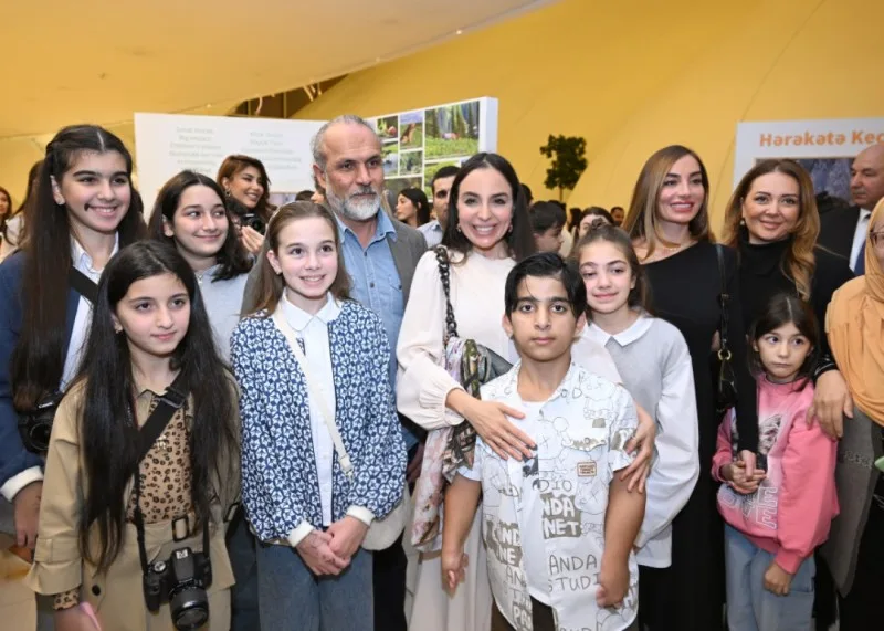 Leyla və Arzu Əliyeva fotosərgiyə qatıldılar - FOTOLAR