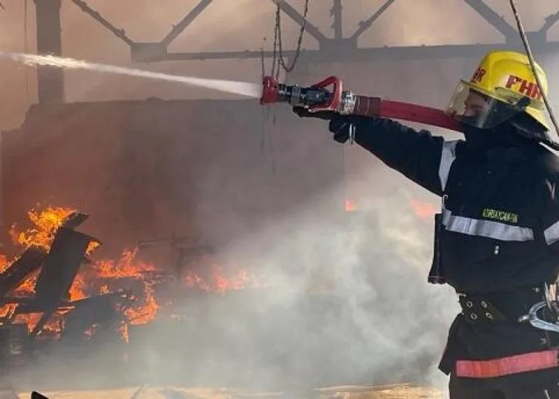 Suraxanıda yaşayış binasında yanğın - 33 nəfər təxliyə olundu