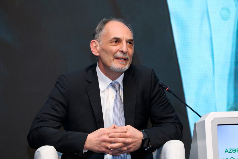Naziri müavini VI Ümumrespublika Forumunda çıxış edib