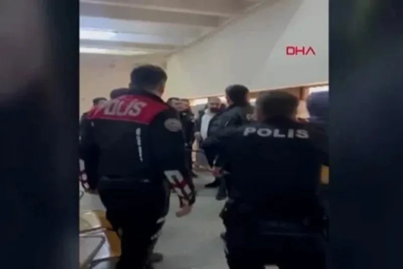 Türkiyədə məhkəmə binasına silahlı hücum - 2 ölü