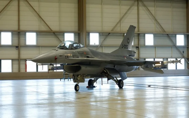 Belçika Kiyevə F-16-ları vaxtında çatdıra bilməyəcək