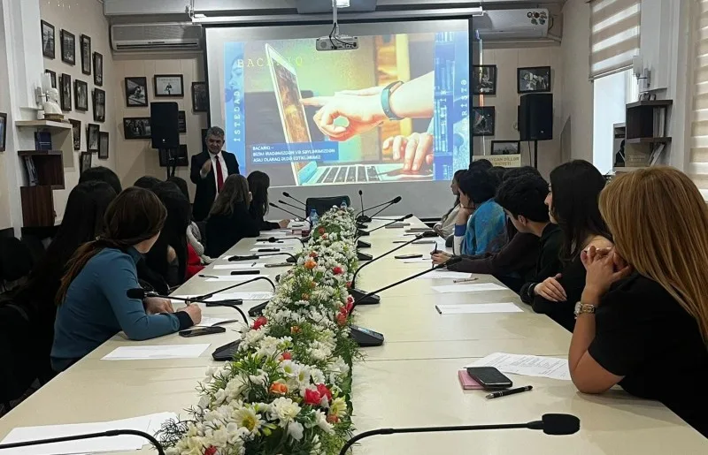 Anar Məmmədovun "5 mühüm səriştə" adlı təlimi - FOTO