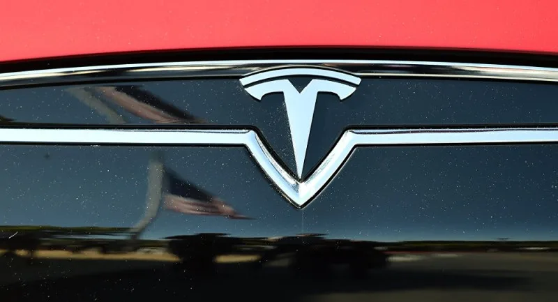 “Tesla” 700 min avtomobili geri çağırır
