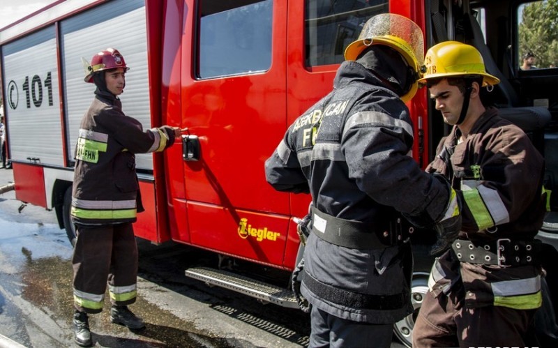 Bakıda baş vermiş yanğın söndürüldü, yollar açıldı - FOTOLAR + YENİLƏNİB