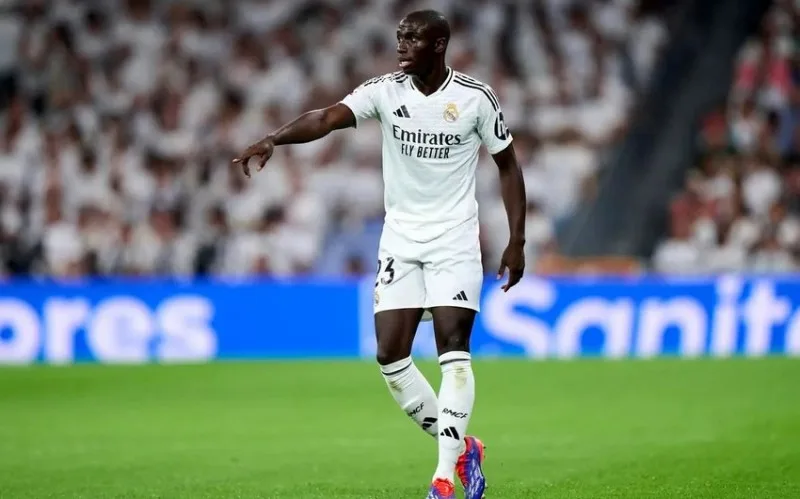 "Real" iki fransalı futbolçusunu satmaq istəyir