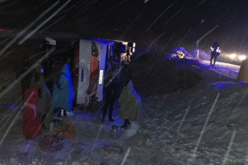 İranda avtobus aşıb: 16 nəfər yaralanıb