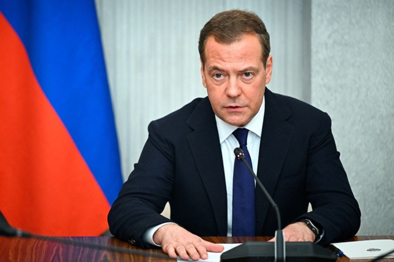 Medvedev: Paşinyan Ermənistanın KTMT-nin üzvü olduğunu xatırlasa, təəccüblənmərəm