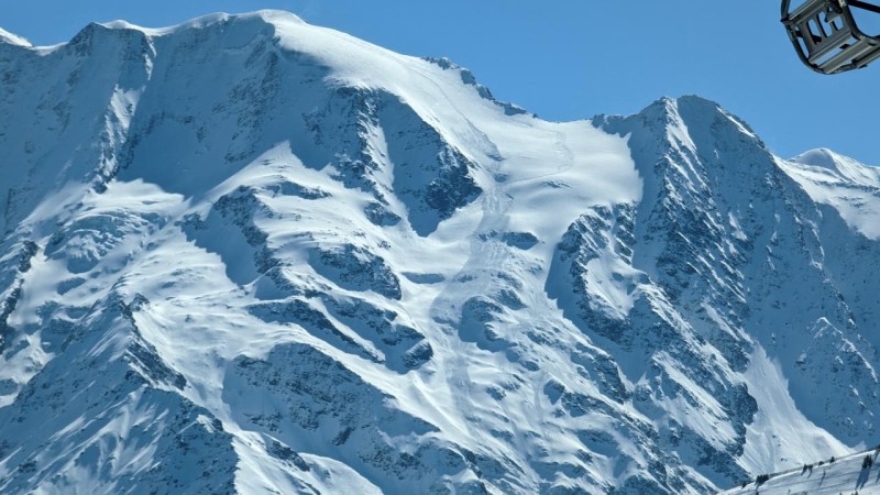 Alp dağlarında itən iki alpinistdən birinin cəsədi tapılıb