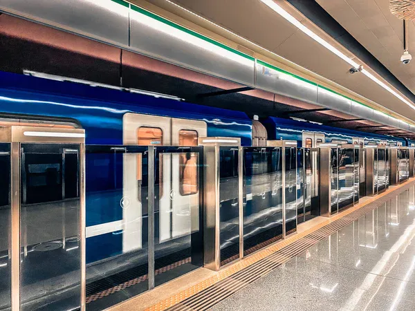 Bakı metrosunda şüşə arakəsmələr qoyula bilər? – Bu o qədər də asan deyil, lakin...