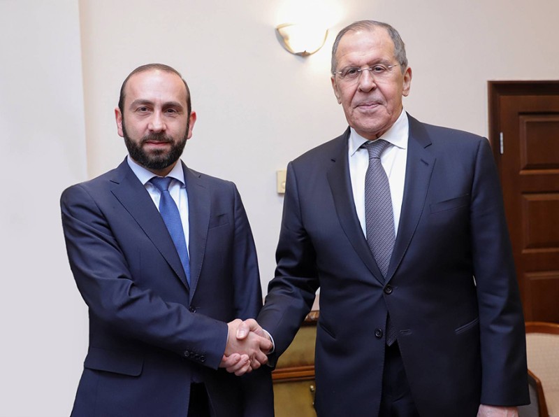 Lavrov və Mirzoyan arasında görüş başlayıb