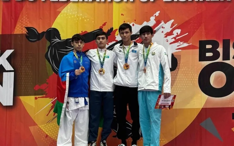 Azərbaycan karateçiləri Qırğızıstanda medallar qazanıblar