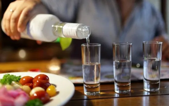 Ankarada 38 nəfər saxta spirtli içkidən öldü