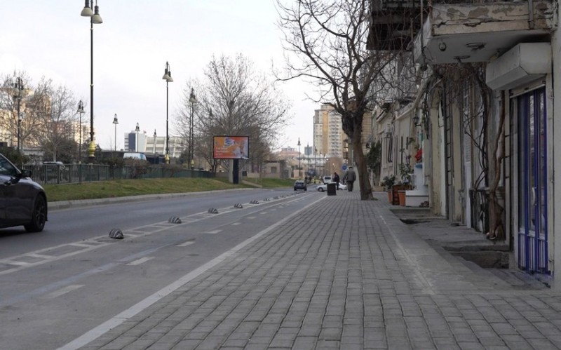 Bakının bu küçəsində yeni səki tikilib